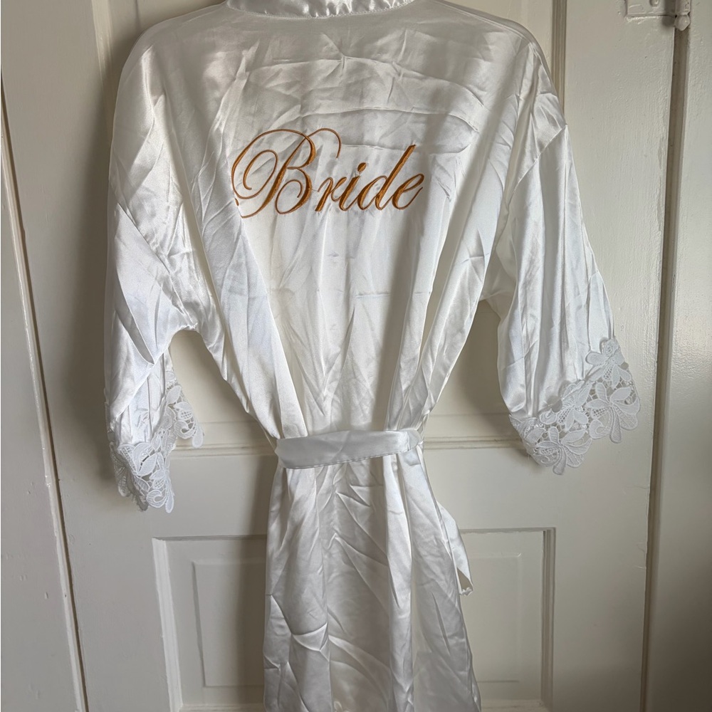 Elegant White Bridal Robe